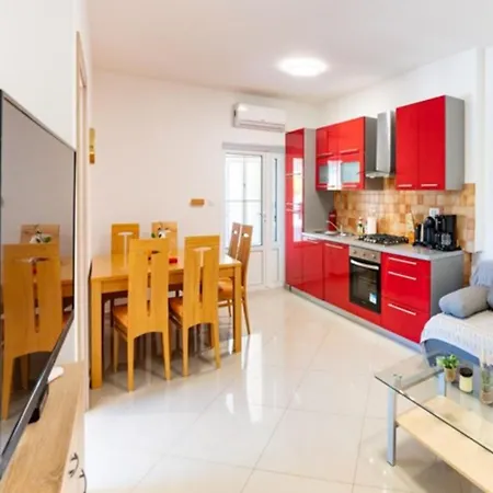Feriehus Foric -three Bedroom 3 *