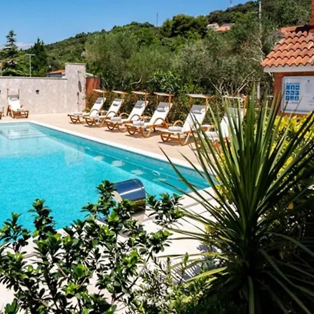 Feriehus Foric -three Bedroom 3 *